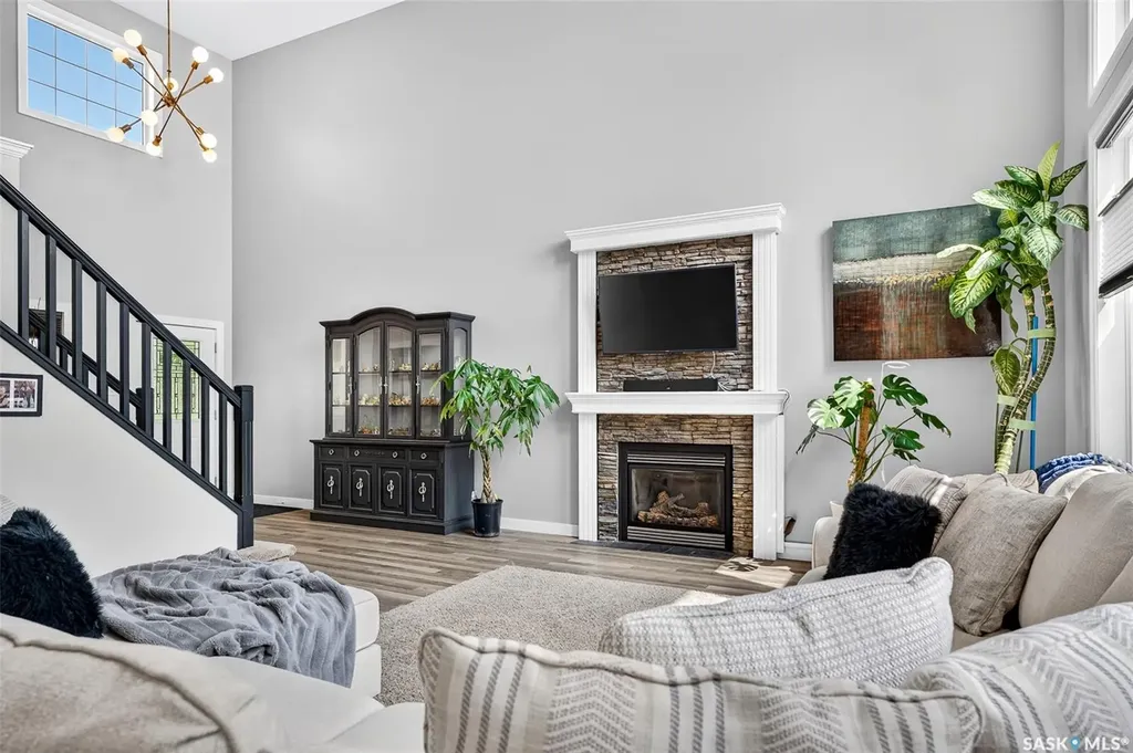69 Goldenglow Drive Moose Jaw SK S6J 1N7