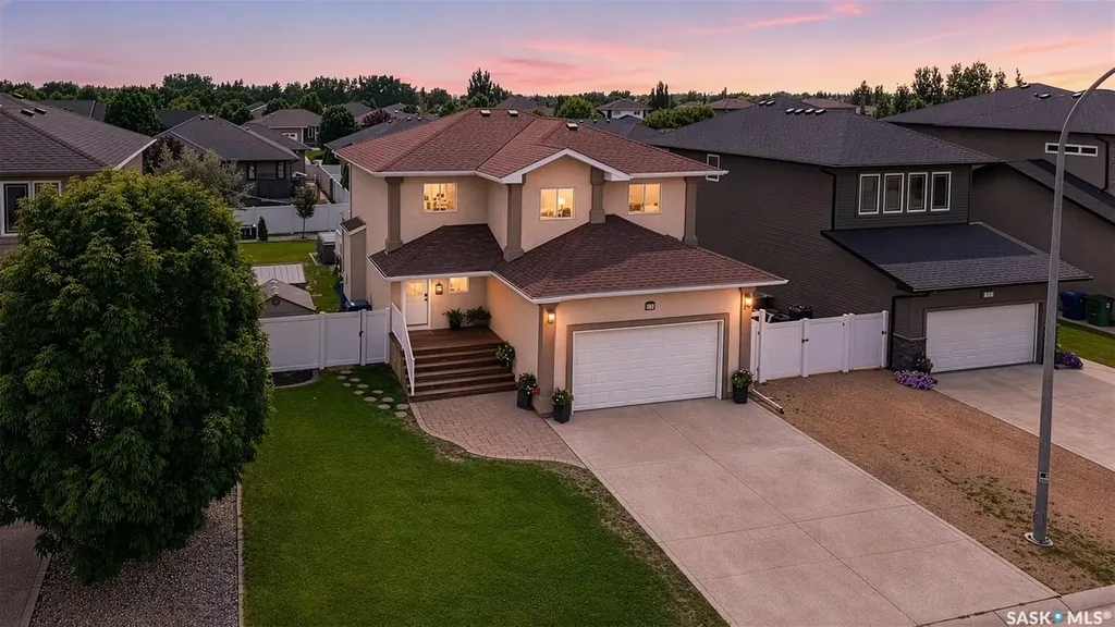 69 Goldenglow Drive Moose Jaw SK S6J 1N7