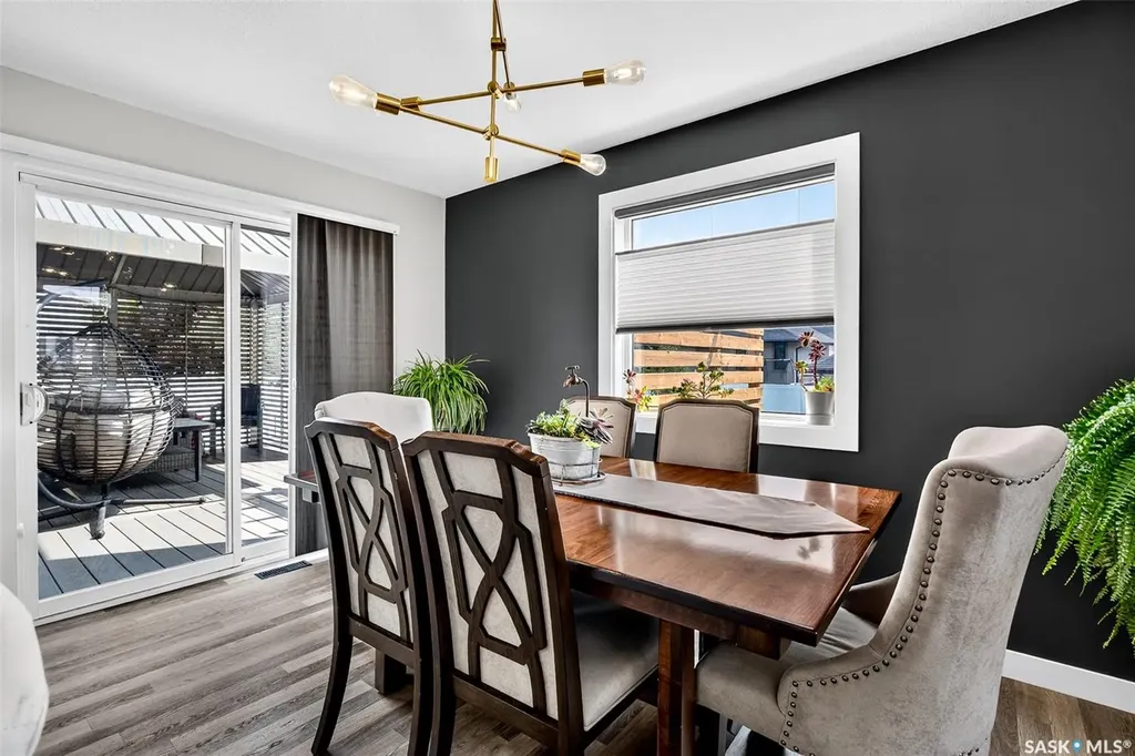 69 Goldenglow Drive Moose Jaw SK S6J 1N7