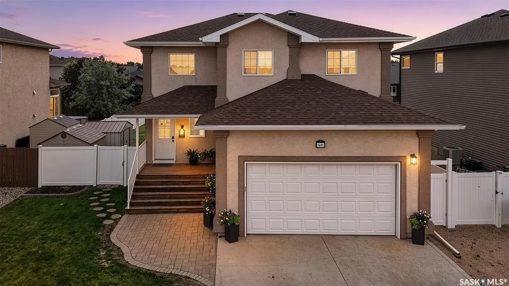 69 Goldenglow Drive Moose Jaw SK S6J 1N7