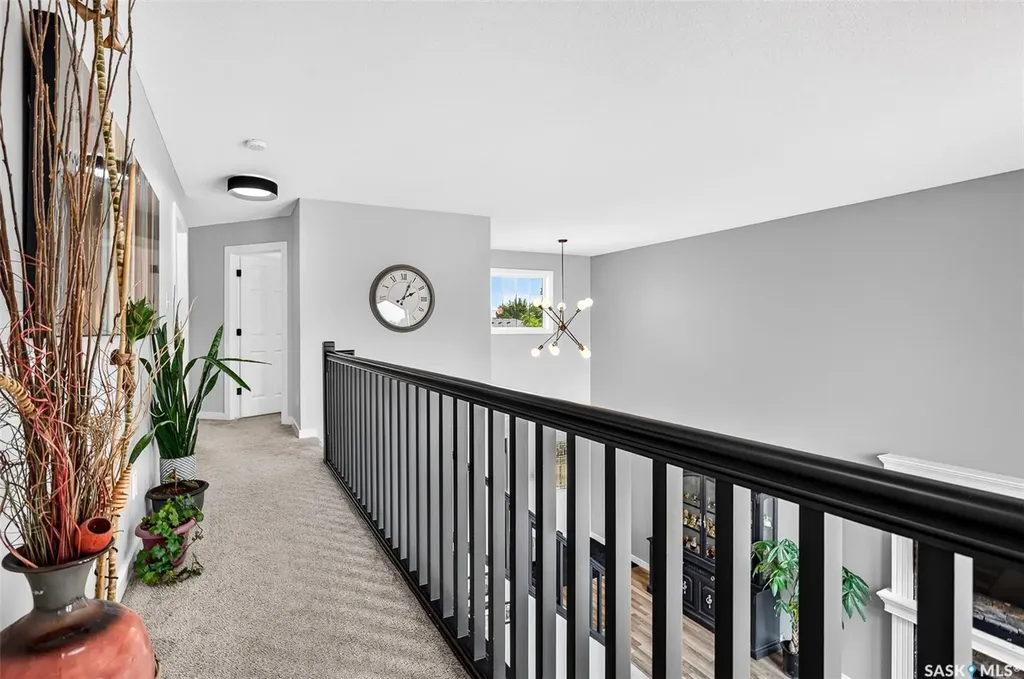 69 Goldenglow Drive Moose Jaw SK S6J 1N7