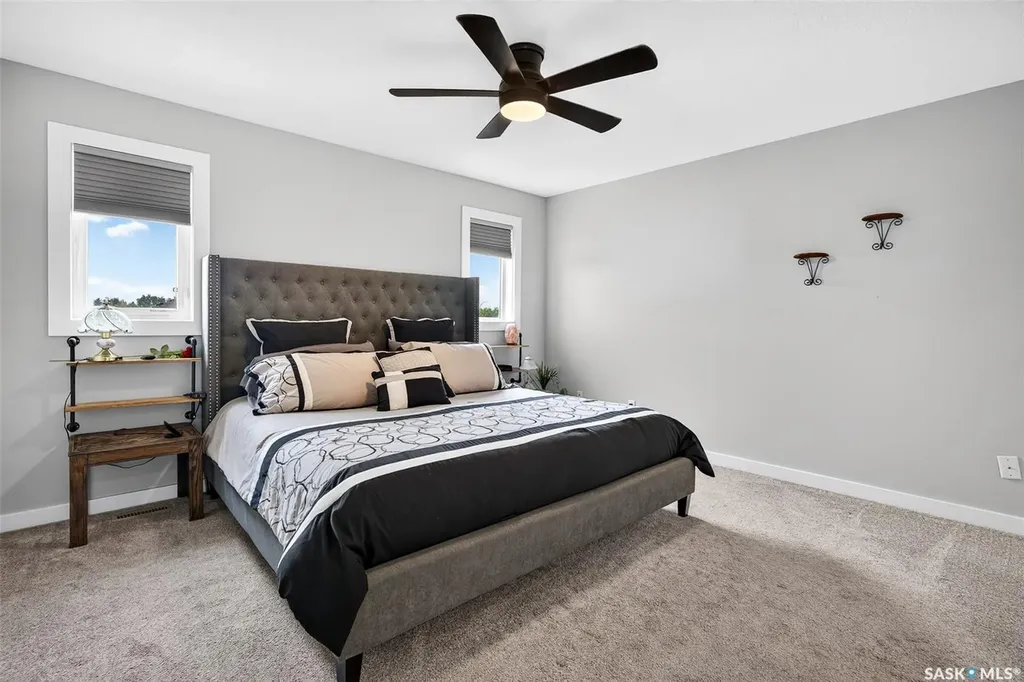 69 Goldenglow Drive Moose Jaw SK S6J 1N7