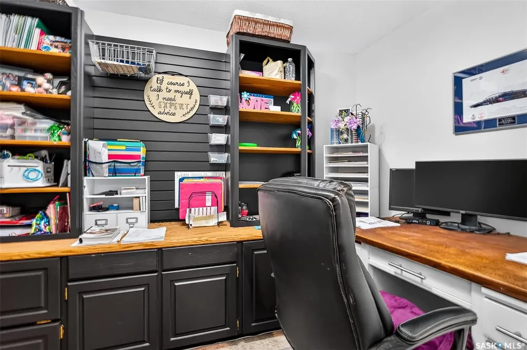 69 Goldenglow Drive Moose Jaw SK S6J 1N7