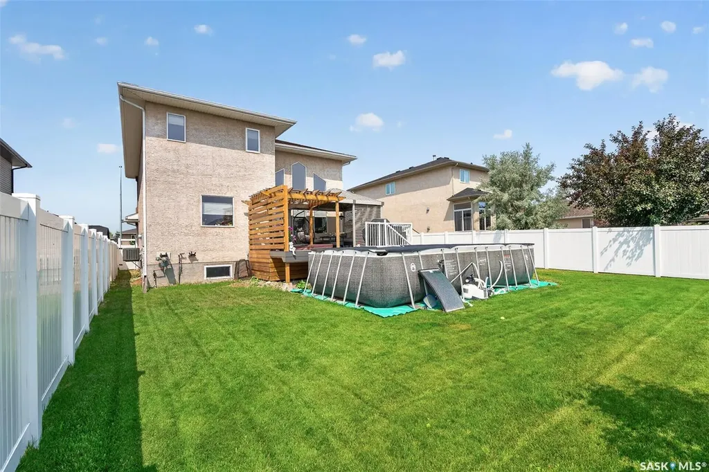 69 Goldenglow Drive Moose Jaw SK S6J 1N7