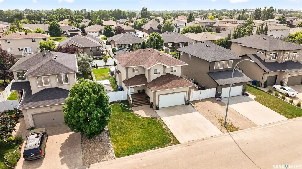 69 Goldenglow Drive Moose Jaw SK S6J 1N7