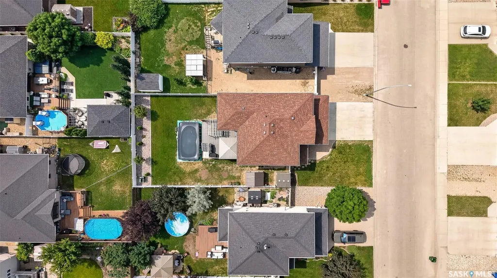 69 Goldenglow Drive Moose Jaw SK S6J 1N7