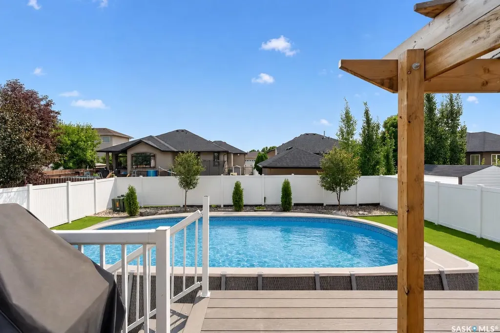 69 Goldenglow Drive Moose Jaw SK S6J 1N7