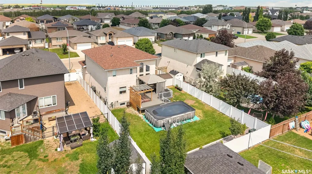 69 Goldenglow Drive Moose Jaw SK S6J 1N7