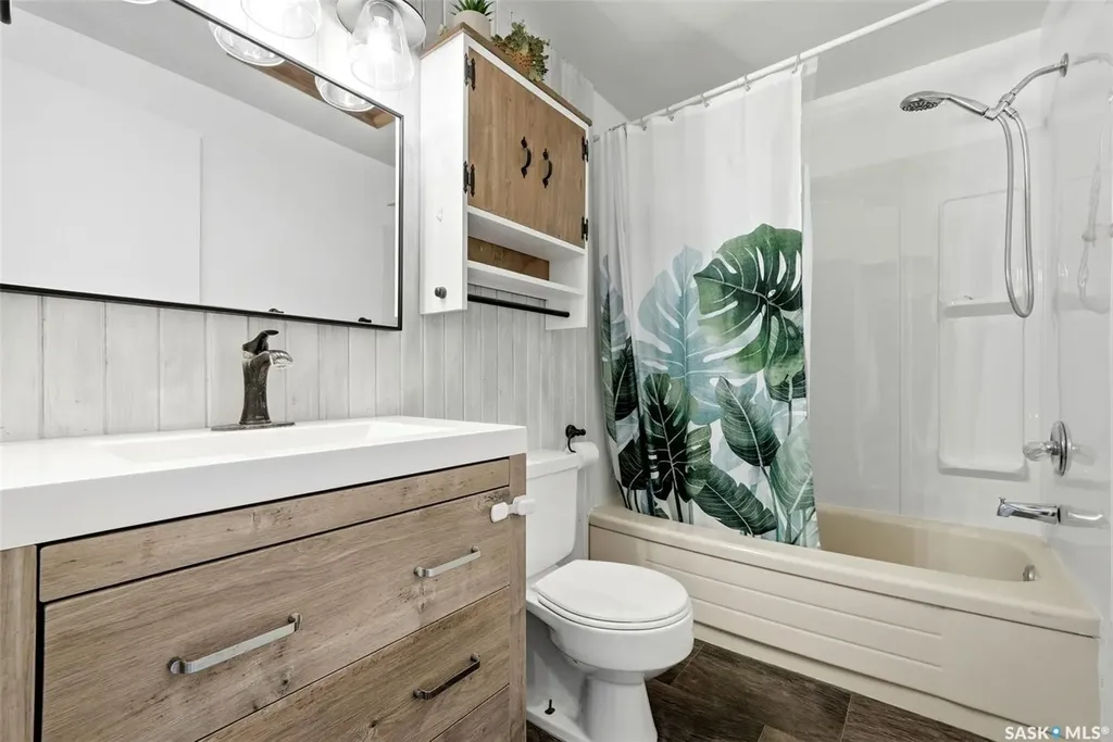 213 Grove Avenue Saskatchewan Beach SK S0G 4L0