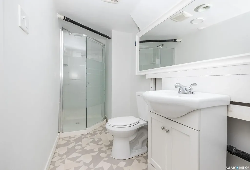 1223 C Avenue N Saskatoon SK S7L 1K6