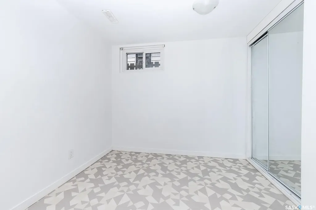 1223 C Avenue N Saskatoon SK S7L 1K6