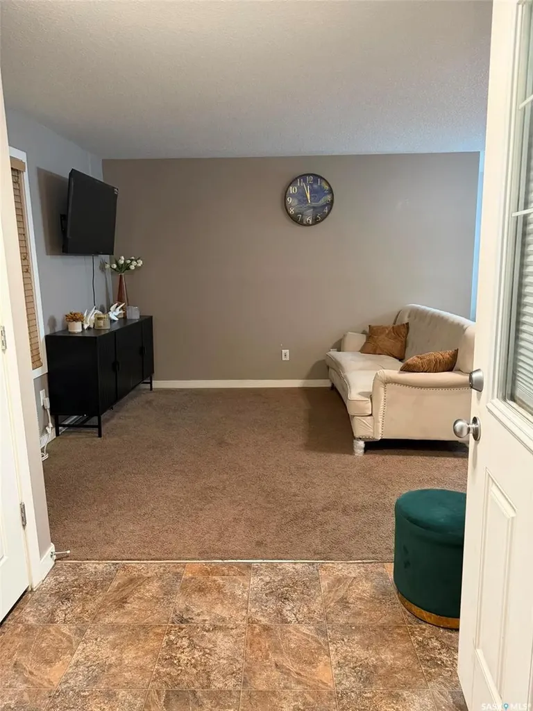 5742 Gordon Road Regina SK S4W 0M1