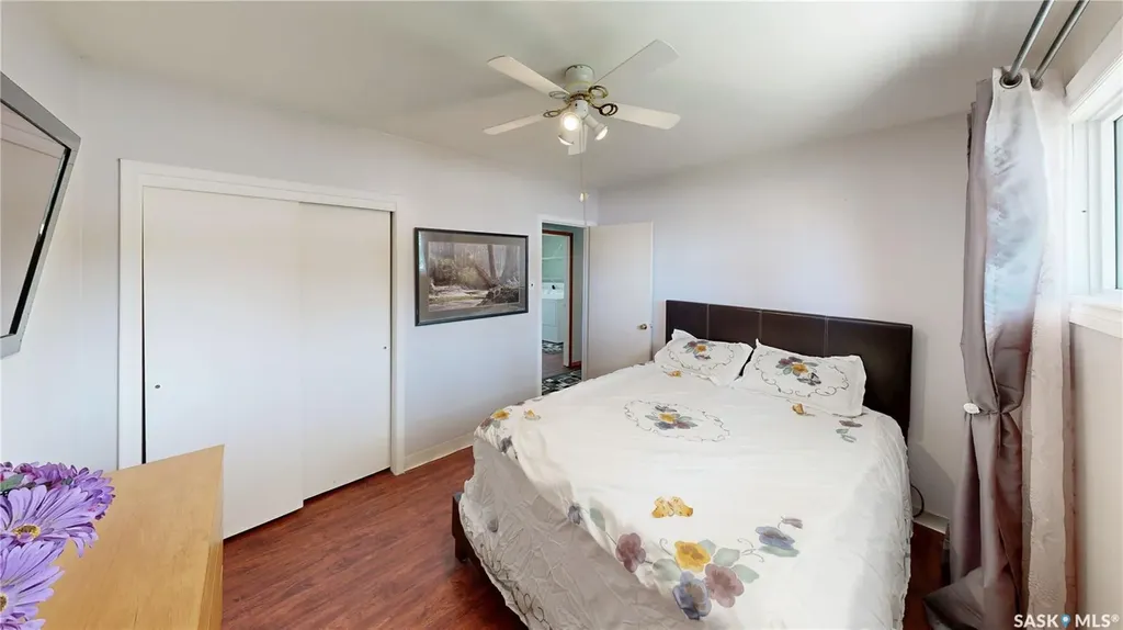 611 Mcintosh Street Regina SK S4T 5B3