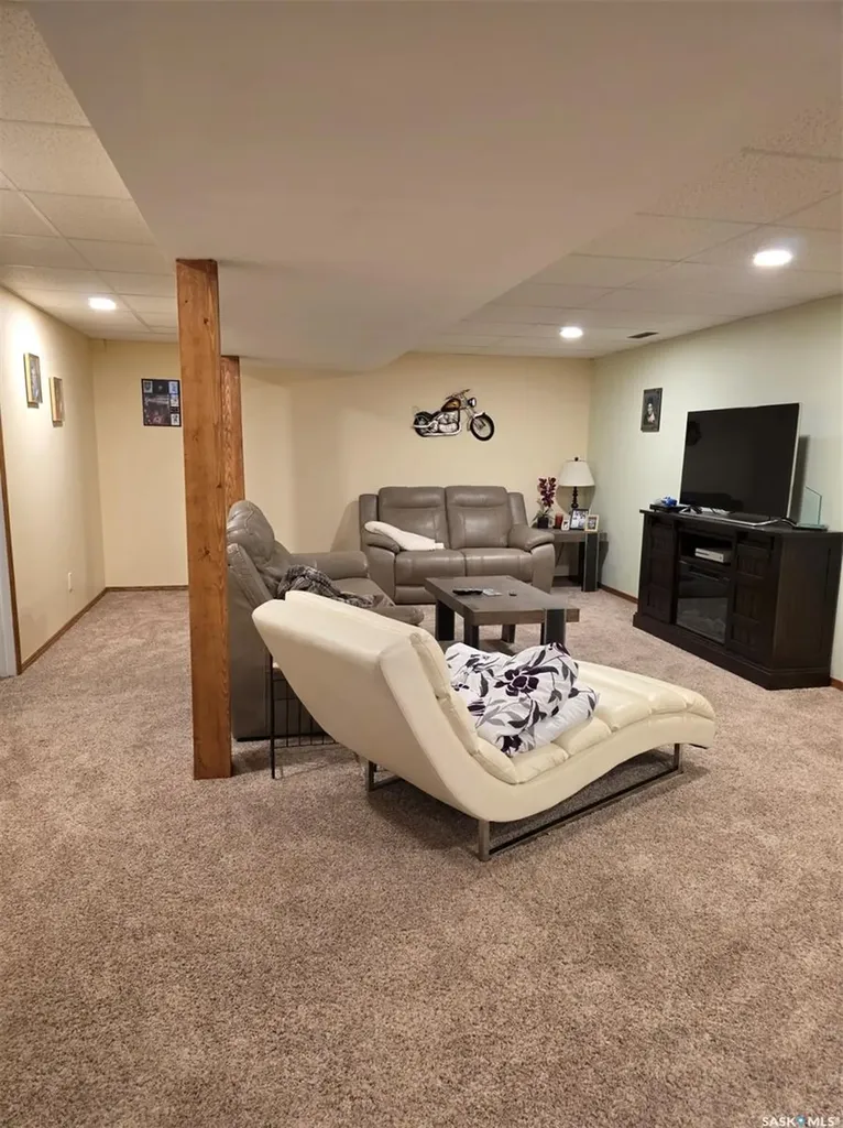 304 4th Avenue SE Swift Current SK S9H 3L8