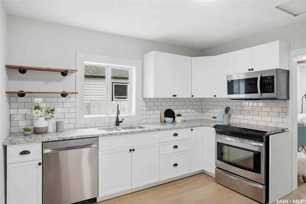 836 I Avenue S Saskatoon SK S7M 1Z3