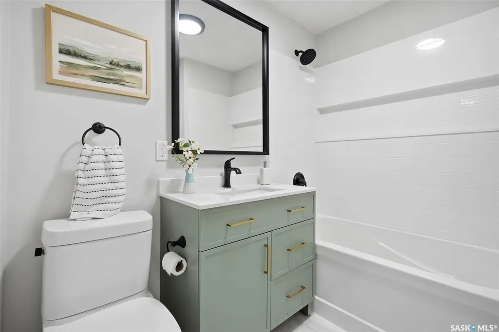 836 I Avenue S Saskatoon SK S7M 1Z3