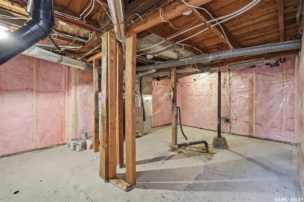 836 I Avenue S Saskatoon SK S7M 1Z3