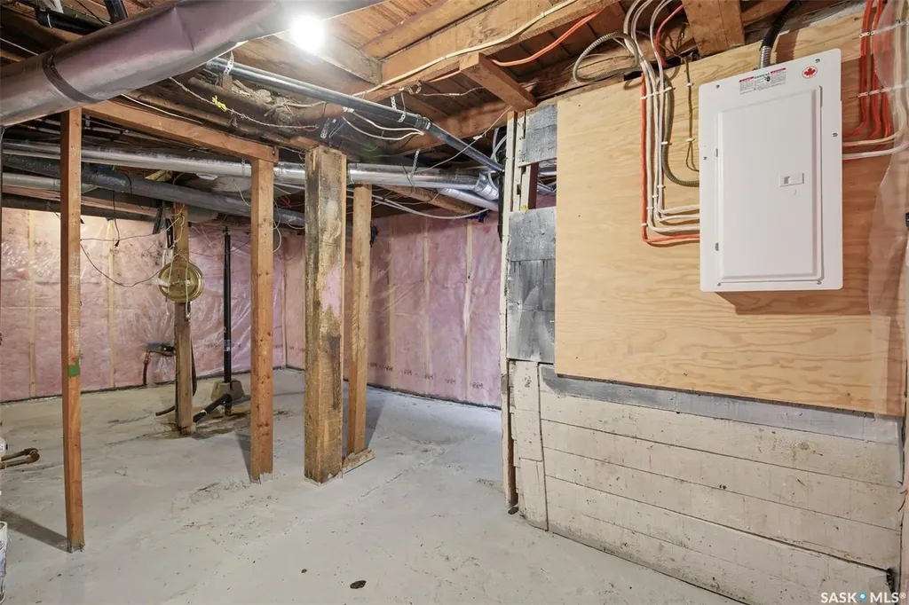 836 I Avenue S Saskatoon SK S7M 1Z3