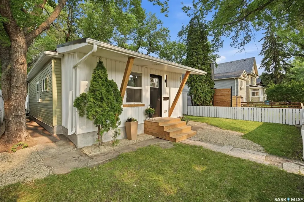836 I Avenue S Saskatoon SK S7M 1Z3