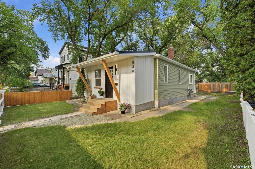 836 I Avenue S Saskatoon SK S7M 1Z3