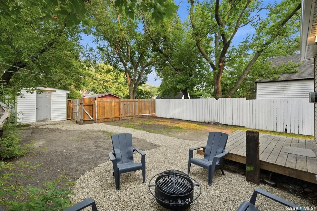 836 I Avenue S Saskatoon SK S7M 1Z3