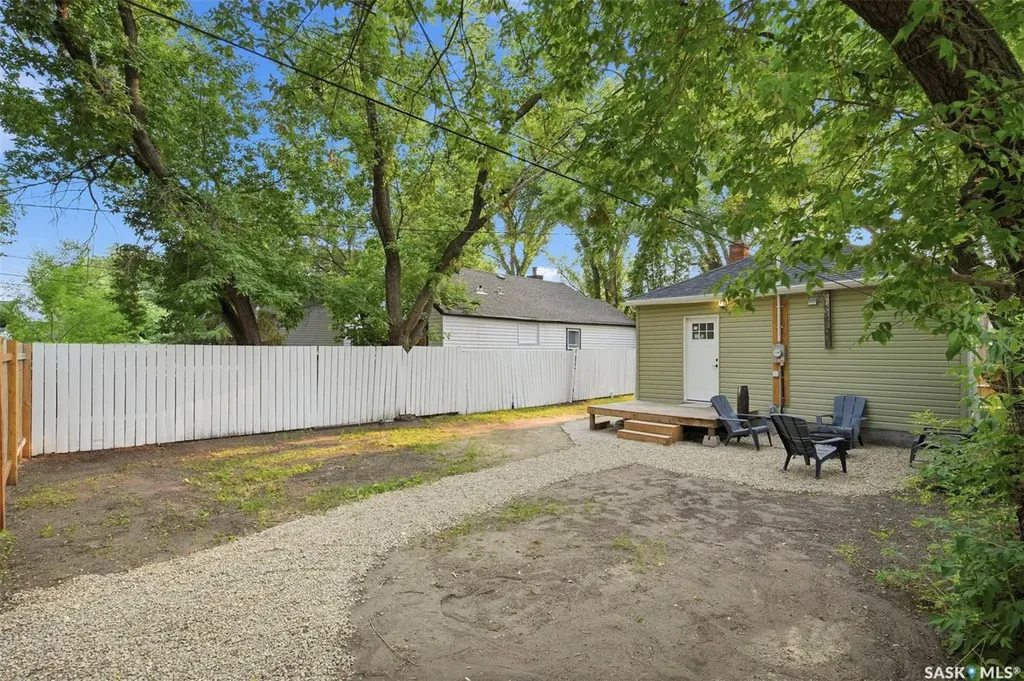 836 I Avenue S Saskatoon SK S7M 1Z3
