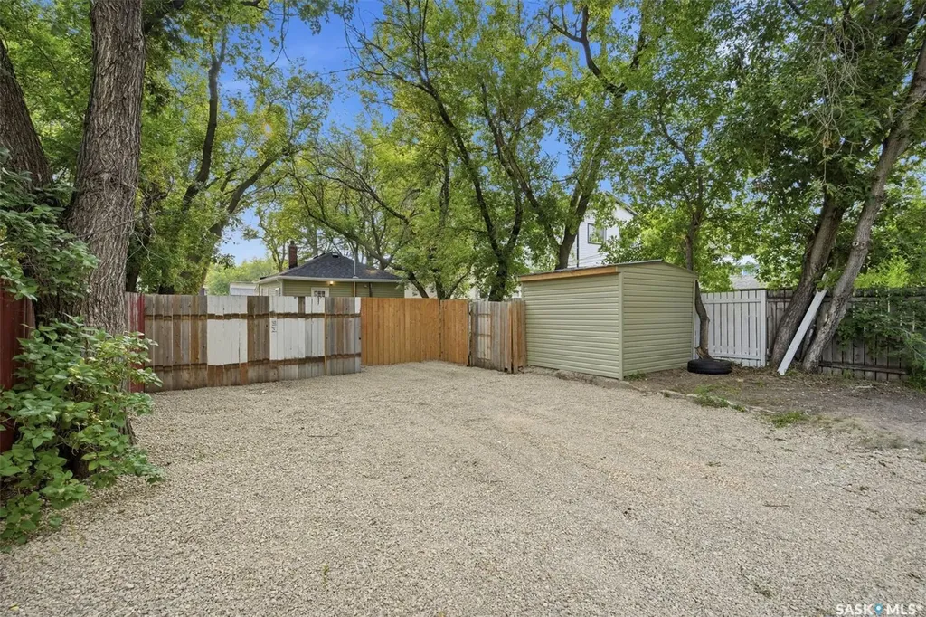 836 I Avenue S Saskatoon SK S7M 1Z3
