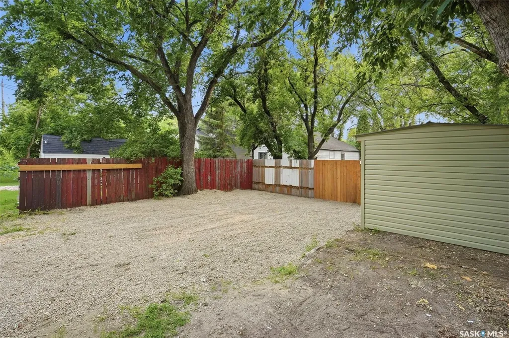 836 I Avenue S Saskatoon SK S7M 1Z3