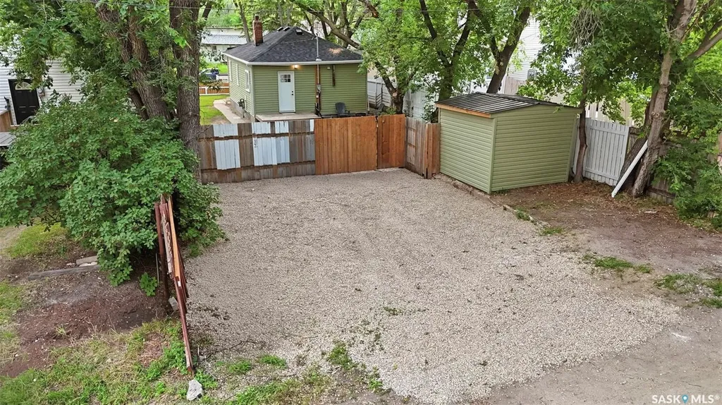 836 I Avenue S Saskatoon SK S7M 1Z3