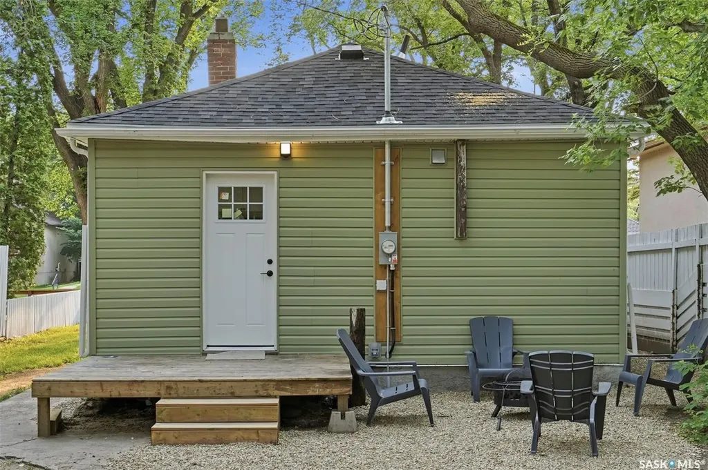 836 I Avenue S Saskatoon SK S7M 1Z3