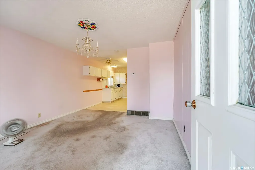 1233 Coteau Street W Moose Jaw SK S6H 5G7