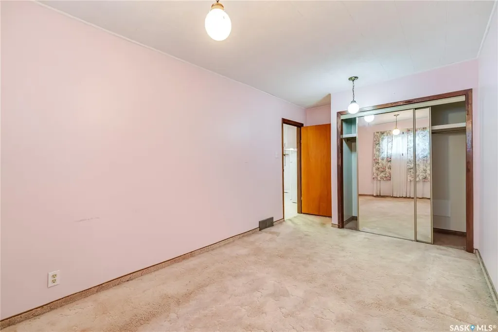 1233 Coteau Street W Moose Jaw SK S6H 5G7