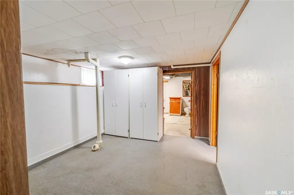 1233 Coteau Street W Moose Jaw SK S6H 5G7