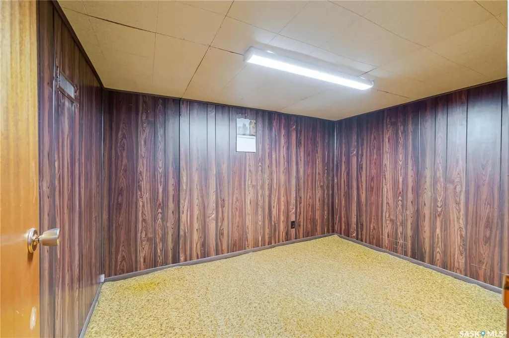 1233 Coteau Street W Moose Jaw SK S6H 5G7