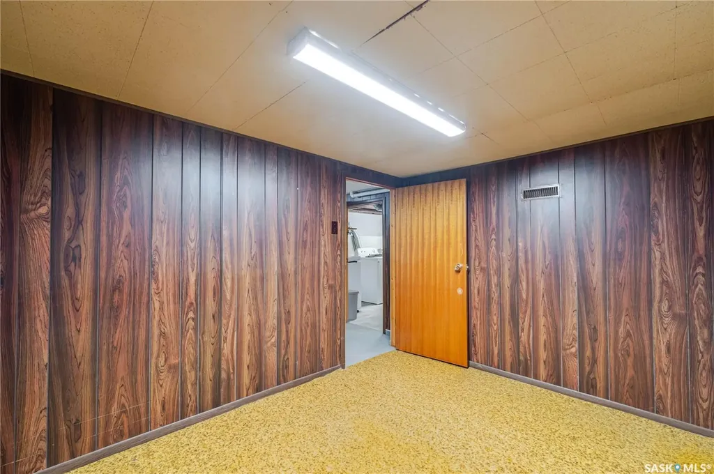 1233 Coteau Street W Moose Jaw SK S6H 5G7