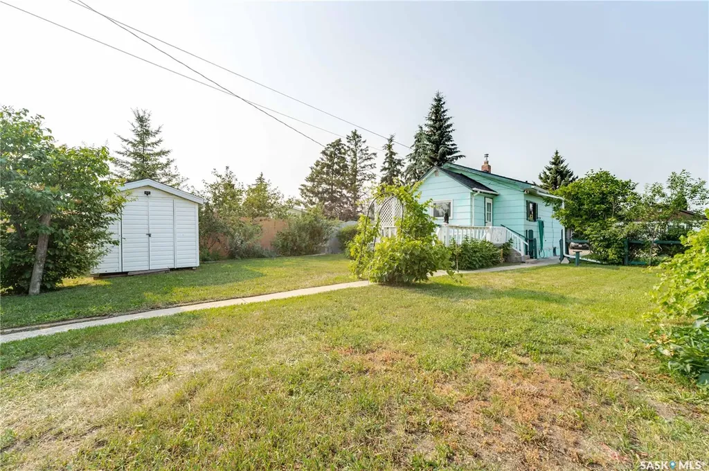 1233 Coteau Street W Moose Jaw SK S6H 5G7