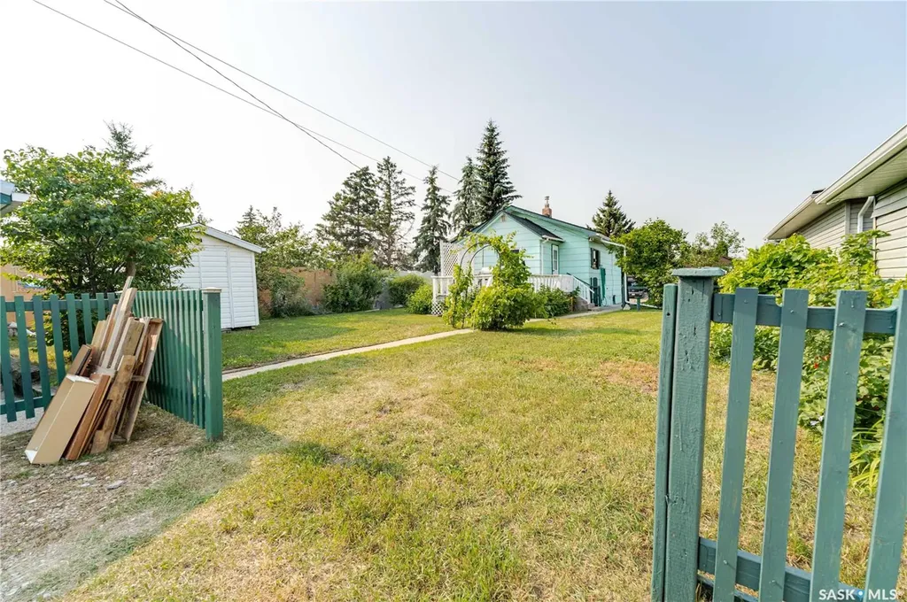 1233 Coteau Street W Moose Jaw SK S6H 5G7
