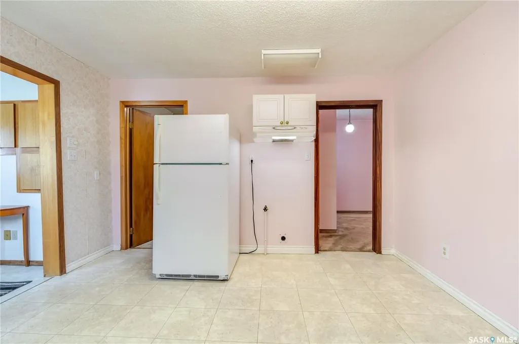 1233 Coteau Street W Moose Jaw SK S6H 5G7