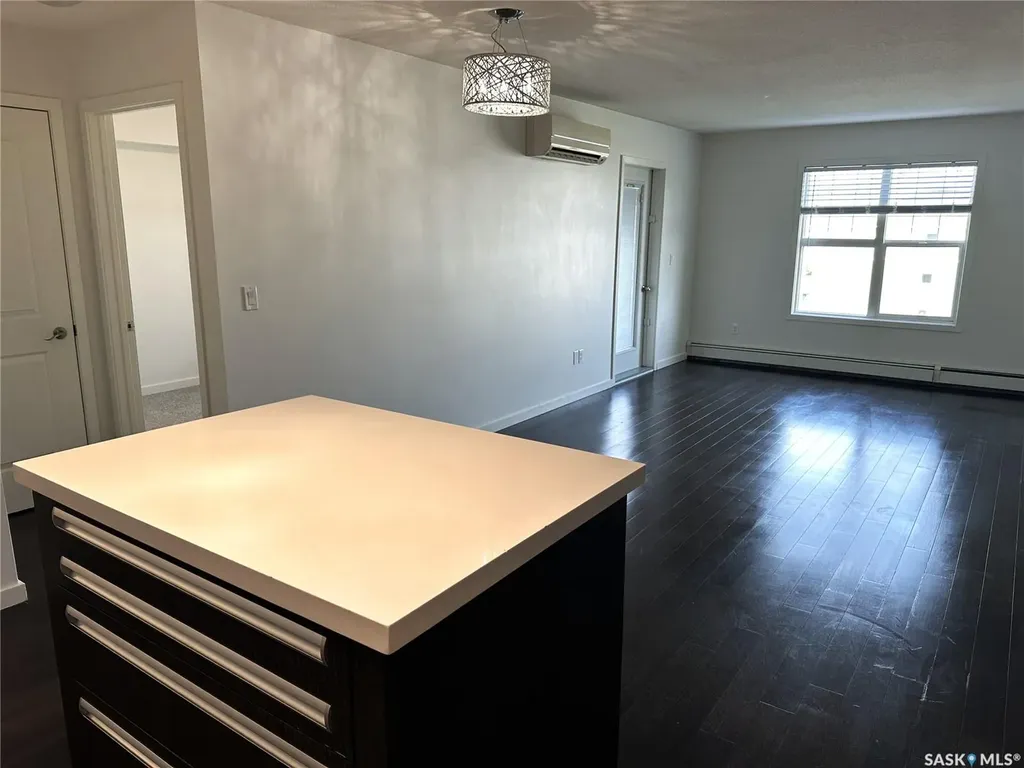 1640 Dakota Drive Regina SK S4Z 0A4