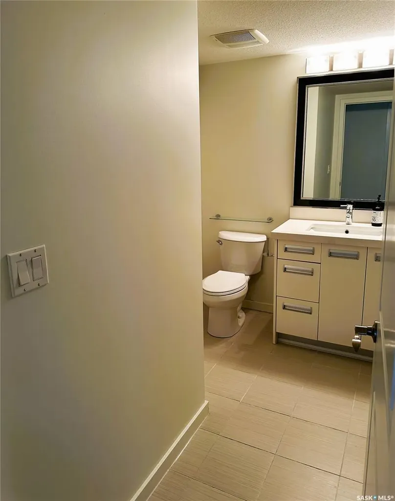 1640 Dakota Drive Regina SK S4Z 0A4