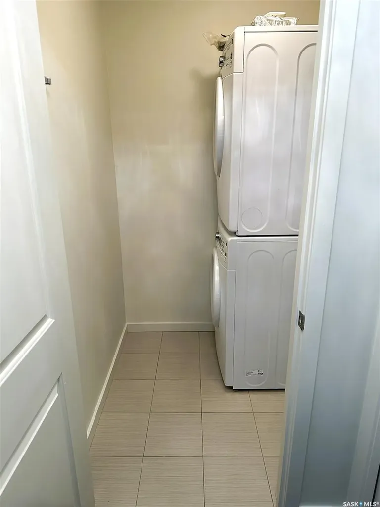 1640 Dakota Drive Regina SK S4Z 0A4