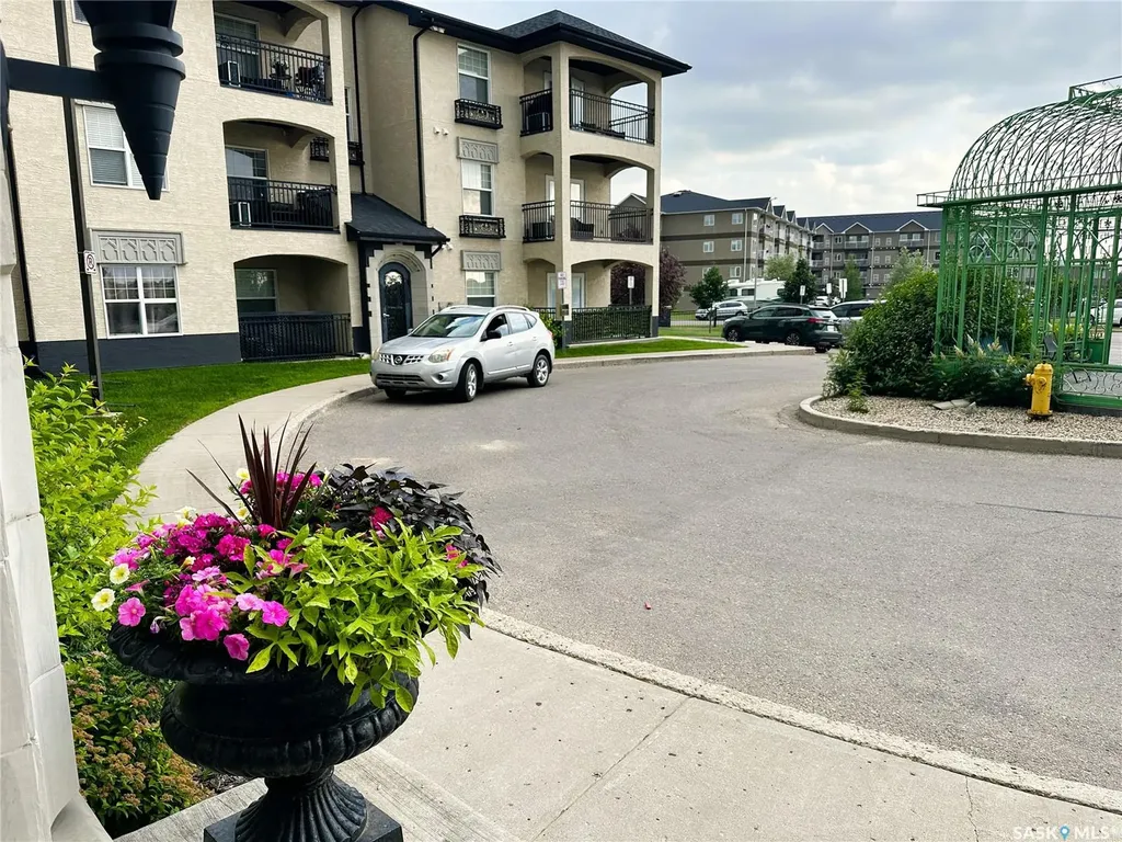 1640 Dakota Drive Regina SK S4Z 0A4