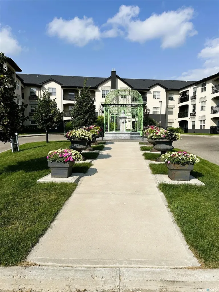 1640 Dakota Drive Regina SK S4Z 0A4