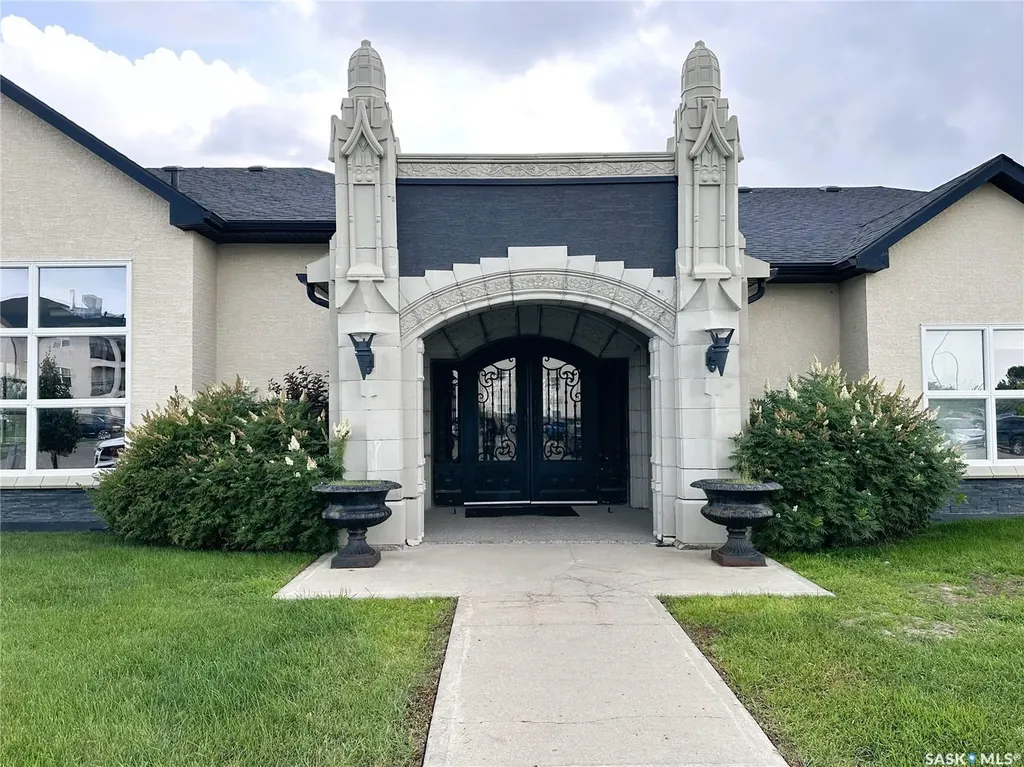 1640 Dakota Drive Regina SK S4Z 0A4