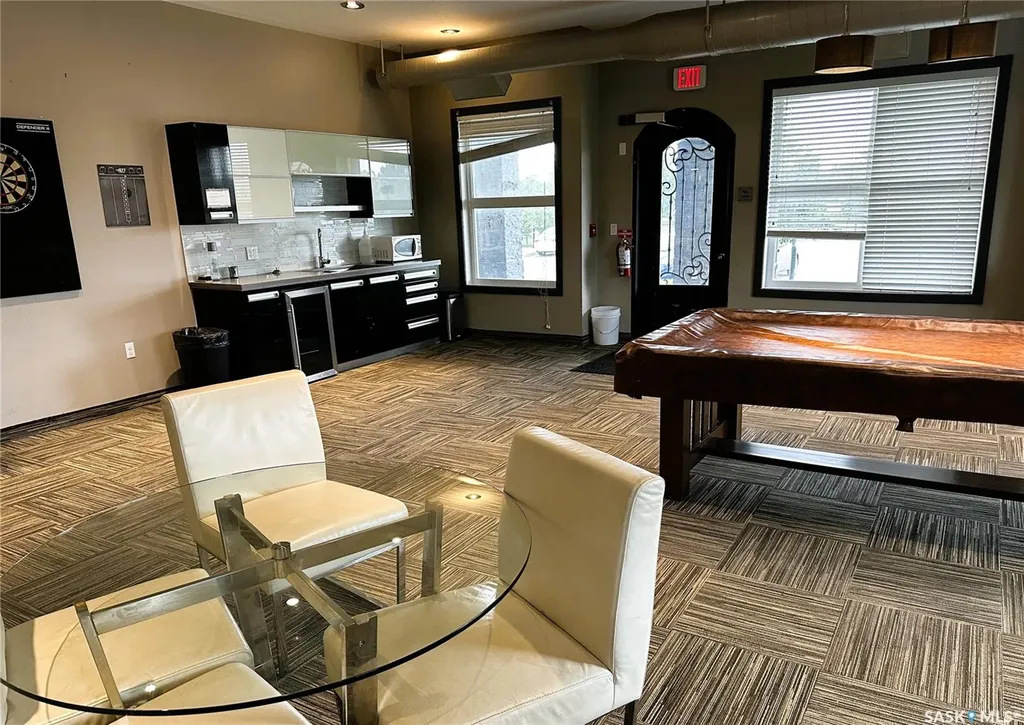1640 Dakota Drive Regina SK S4Z 0A4