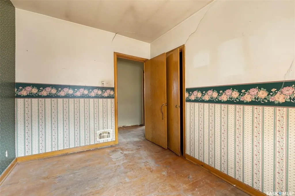 403 17th Avenue E Regina SK S4N 0Y4