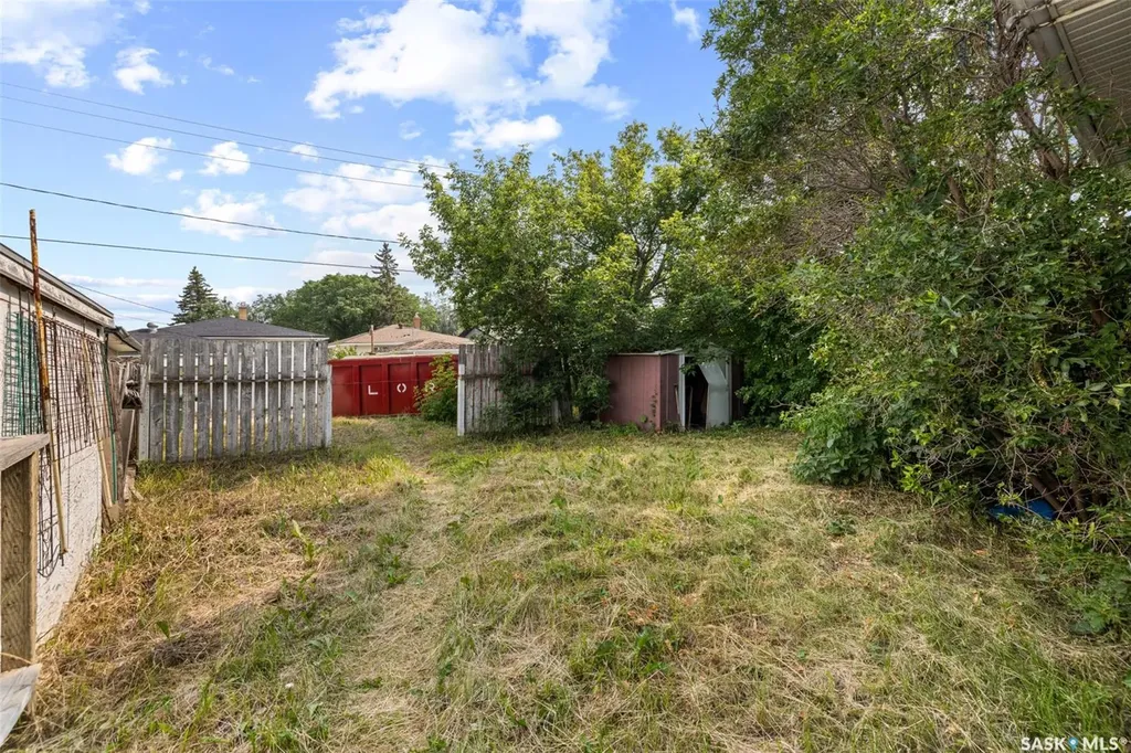 403 17th Avenue E Regina SK S4N 0Y4