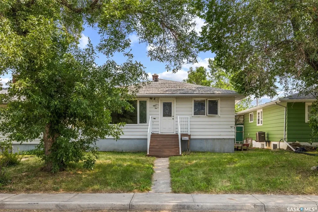 403 17th Avenue E Regina SK S4N 0Y4