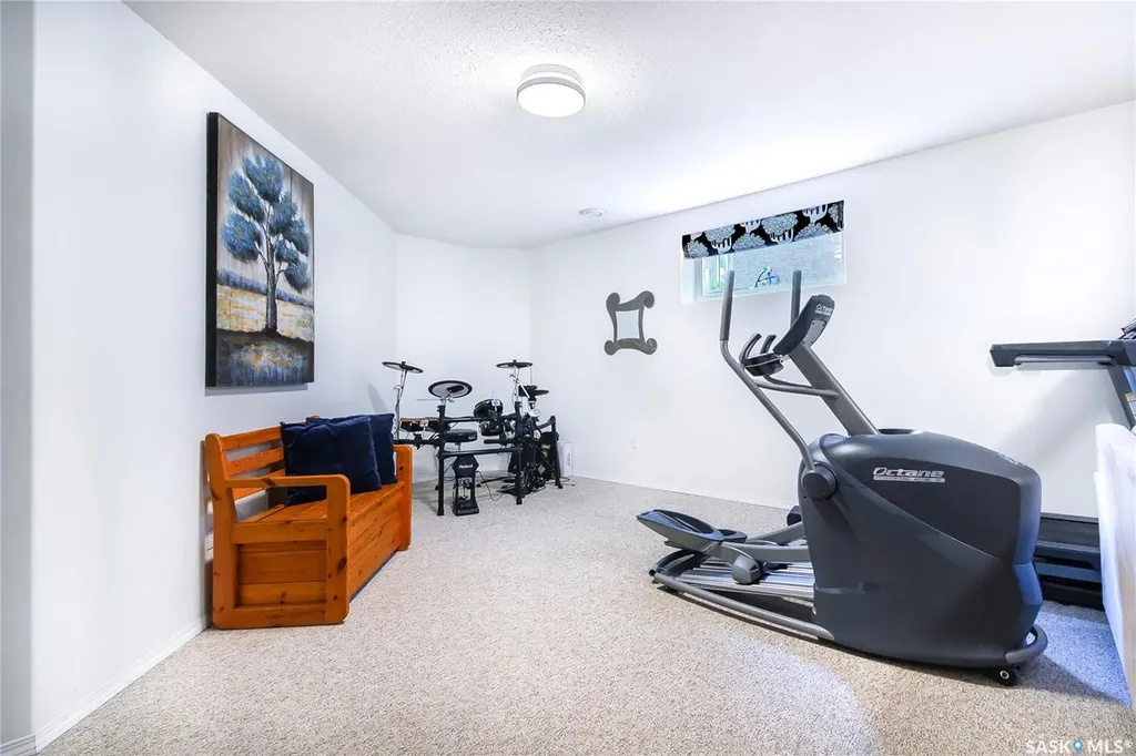 323 Peters Cove Saskatoon SK S7N 4T5