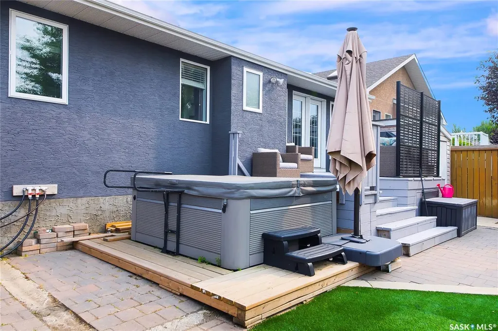 323 Peters Cove Saskatoon SK S7N 4T5